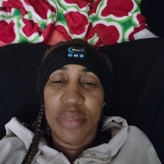 Customer wearing a Sleep Zen headband